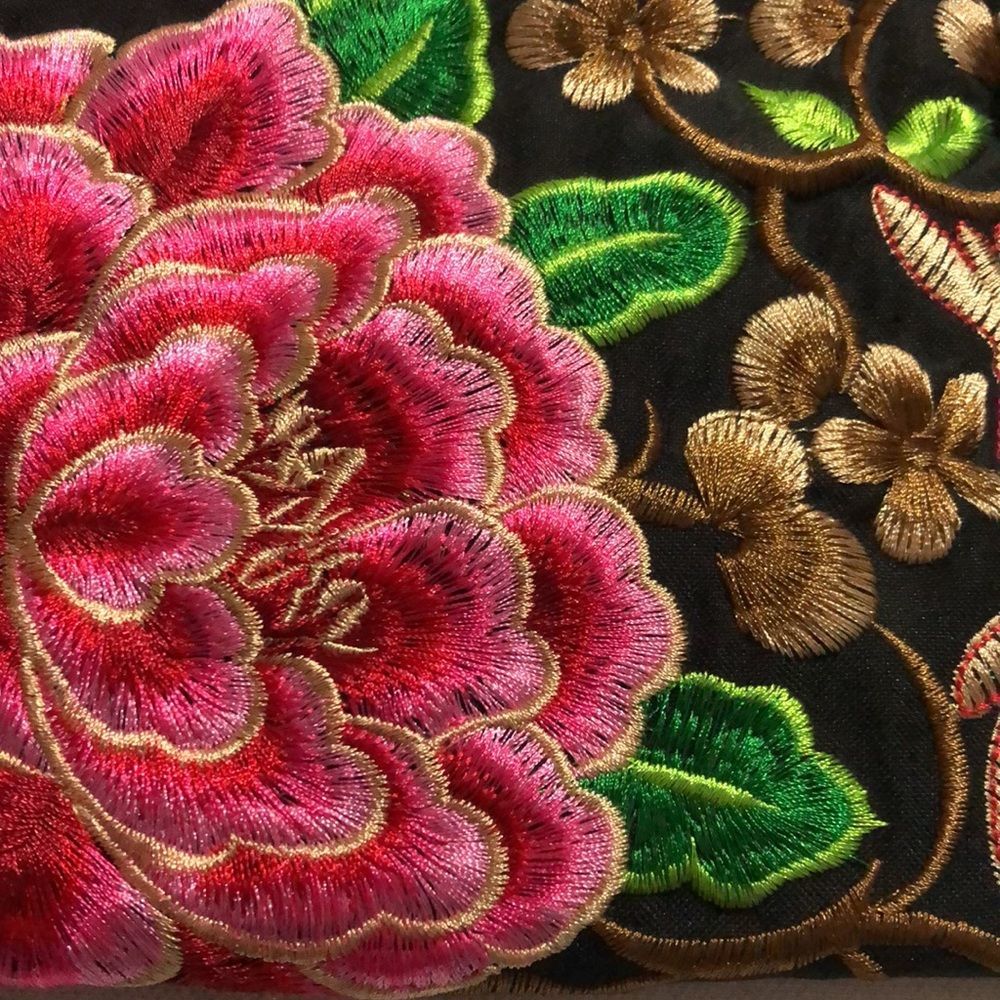 Beautiful flowers design hand bag